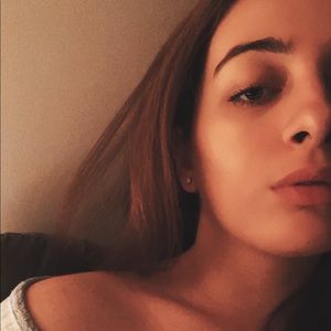 Meet your Posher, Alina